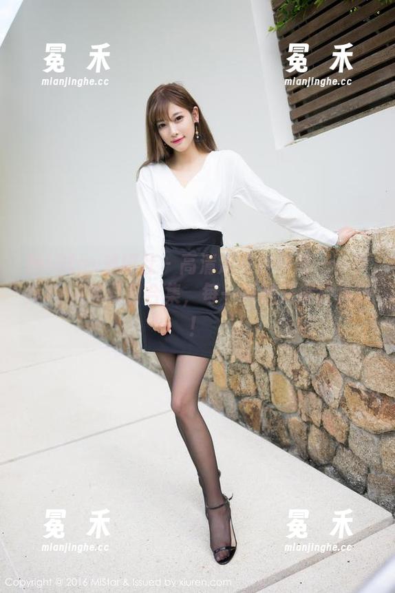 MiStar魅妍社-小乔Joyi MiStar魅妍社 - 高清泳衣事件簿——小乔Joyi的夏日合集,每一帧都充满故事感!