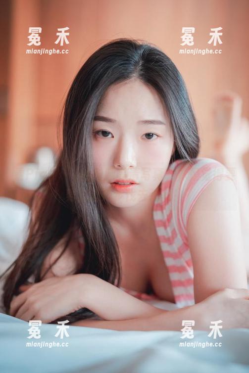 看Pia(피아)的长腿高清写真，真是觉得要努力迈开步伐去追赶！