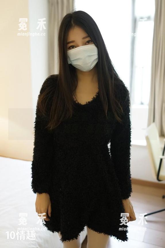 ROSI的红色蕾丝全套：低调却又不失热情，想要一探究竟。