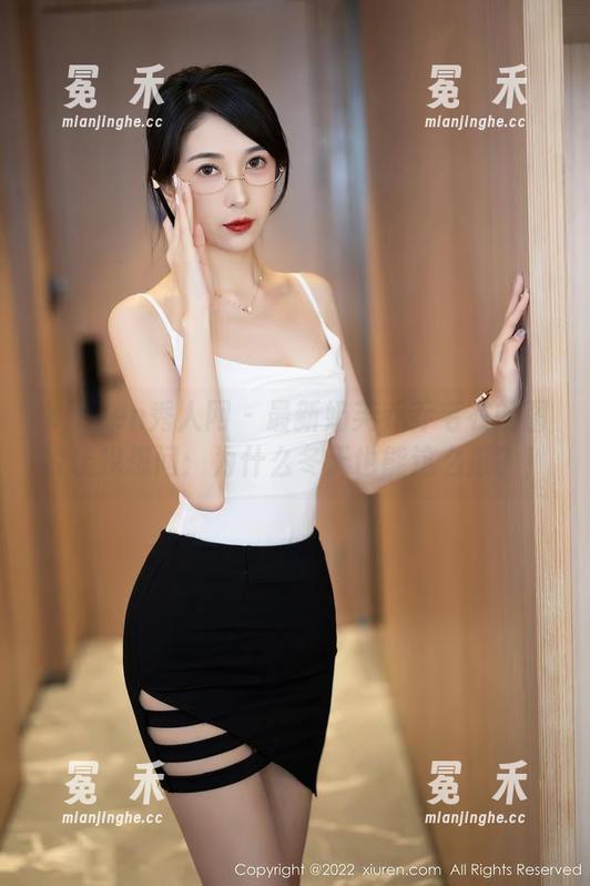 Xiuren秀人网 - 最新奶芙乔乔毛衣的图片让我想问：为什么冬天也能这么撩？！
