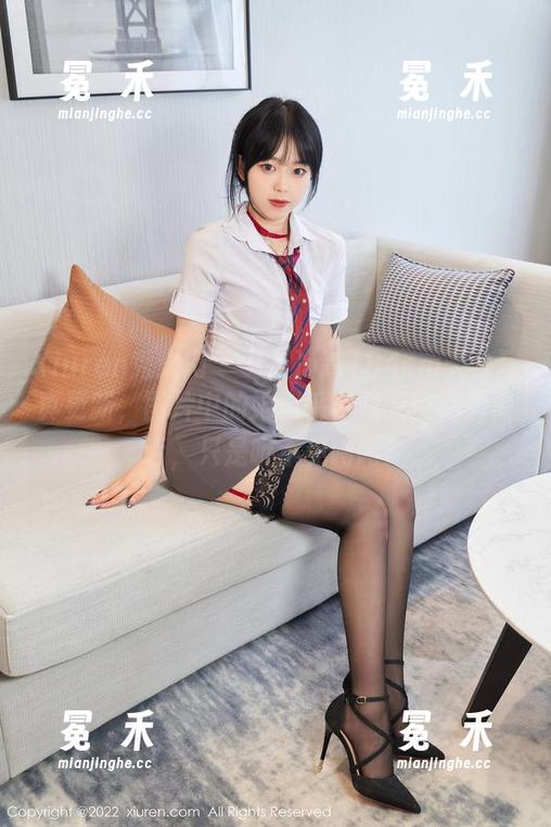 Xiuren秀人网-葛征净高184cm Xiuren秀人网 - 葛征净高184cm天台写真更新,图片中的她似乎在跟天空说悄悄话,只是听不见呜呜!