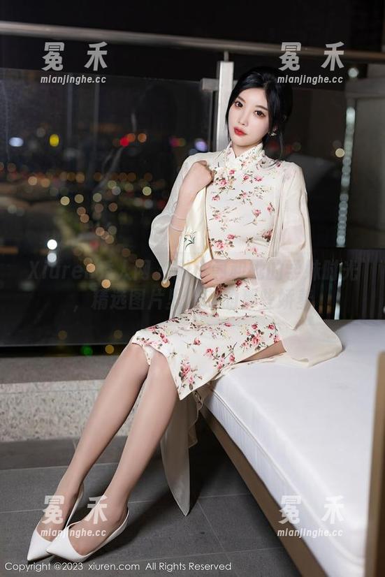 Xiuren秀人网-谢小蒽 Xiuren秀人网 - 谢小蒽和她的学妹时光,精选图片里隐藏的那些娇羞