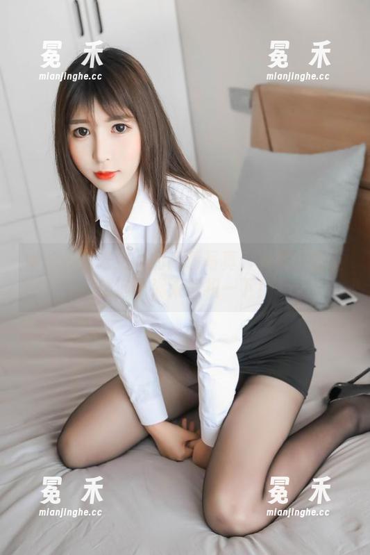 学姐w黑米粥w的高清写真：看完我想立刻泡个粥来庆祝一下！