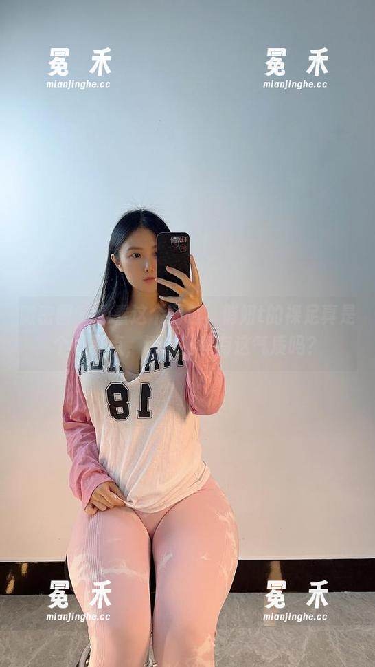 俏妞t 微密圈 - 翻看这个图包,俏妞t的裸足真是个吸引点,话说她真有这气质吗?