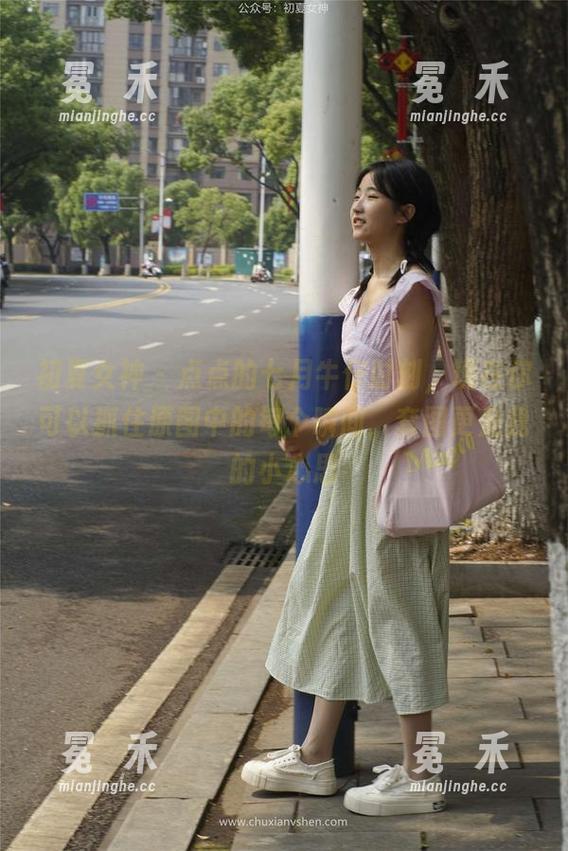 初夏女神 - 点点的七月牛仔时刻，现在你可以抓住原图中的每个瞬间，套图更是我的小心思