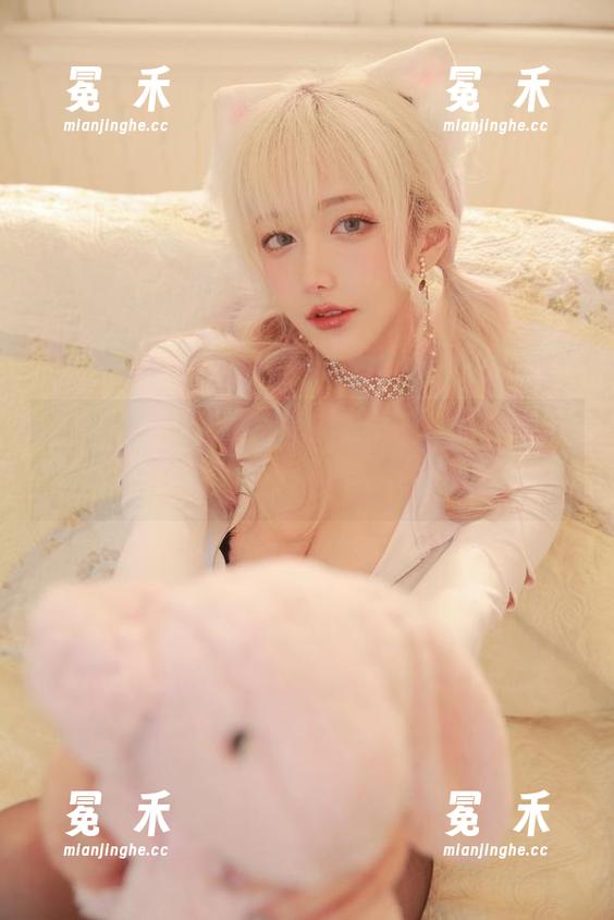 探秘啾小妍的美足写真集，资源真是个致命武器，准备好心脏了吗？