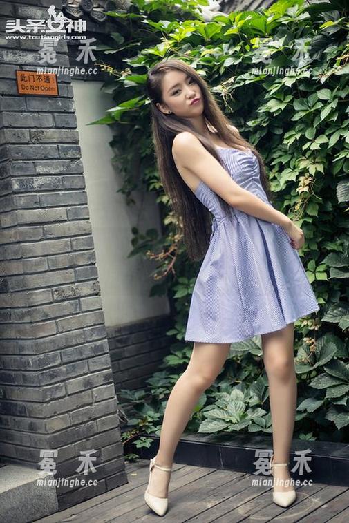 头条女神 - 松果儿眼镜精选写真集：框住的美，随时可来一发！