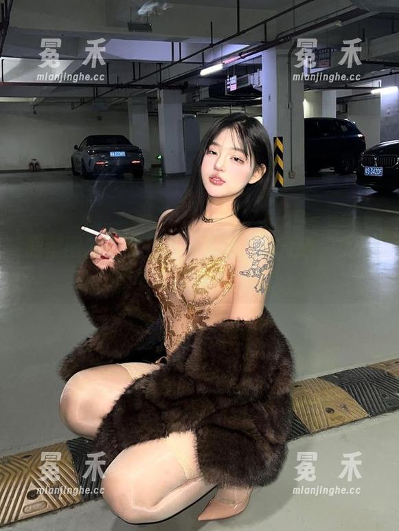 小优优子 微密圈 - 小优优子:礼服里的奇遇,全集原图绝对超乎想象!