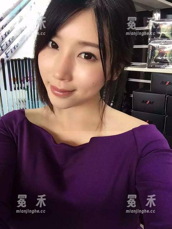 微密圈 - 小芯酱的瑜伽资源分享，默默评价：她真的是认真在做吗？