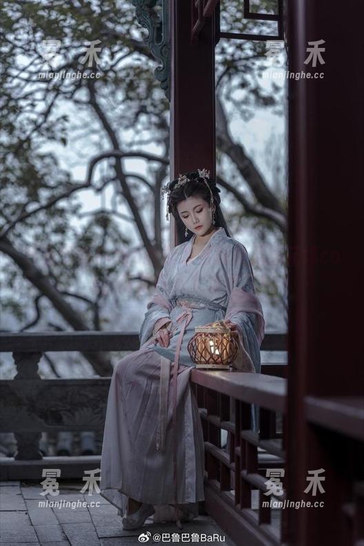 巴鲁巴鲁BaRu 巴鲁巴鲁BaRu教你怎么玩转尼禄花嫁cos,高清版本火力全开!