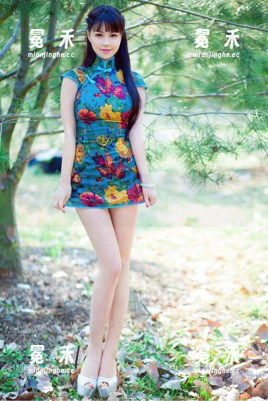 推女郎 - 囧”到不行的星辰：镂空写真合集，仿佛她在大声说“来看看我的气场！