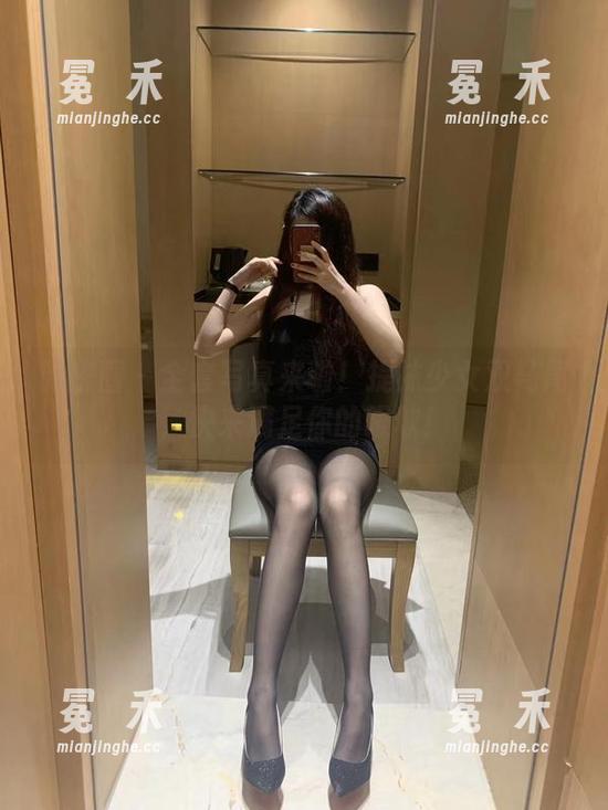 微密圈 - 全套写真来啦！提袜少女双马尾，快来满足你的眼球！