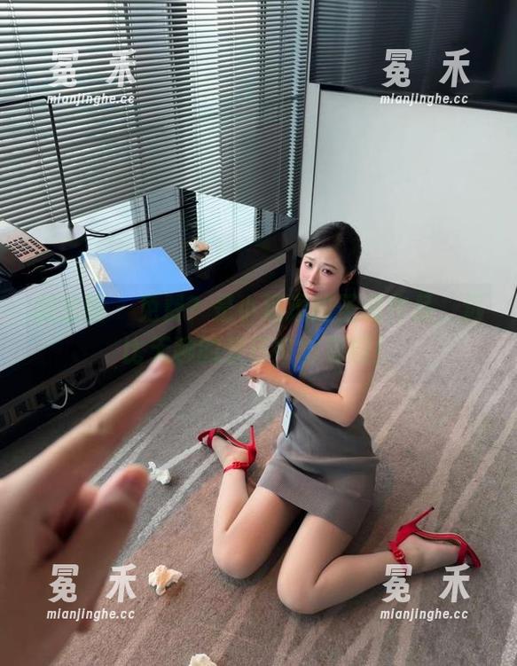 是小逗逗 微密圈 - 免费?是小逗逗的圣诞作品,远比无聊的节日电影有趣!