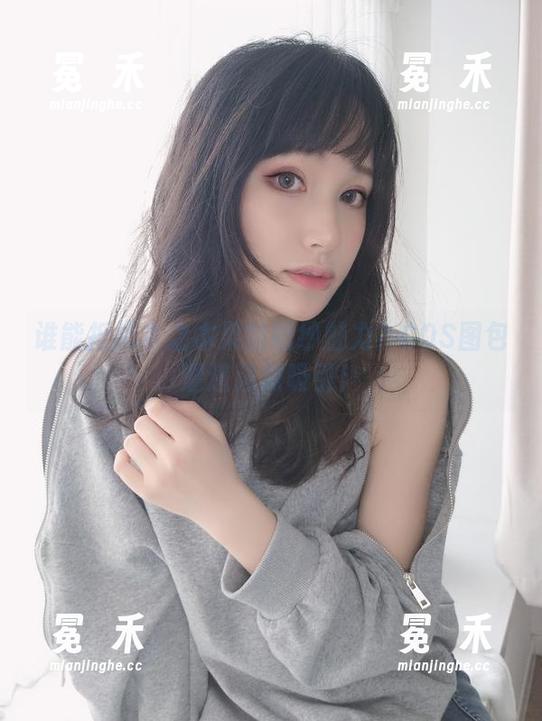谁能抵抗木之本果的婚纱魅力？COS图包遭遇强烈吸引！