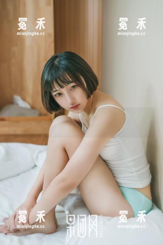 果团网 - 松果儿的丝袜图库：暧昧的角度和无尽的想象