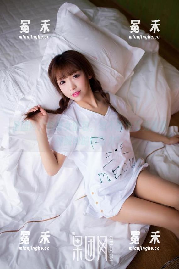 果团网：纹身女图包，想不想也感觉到那种微妙的吸引力？