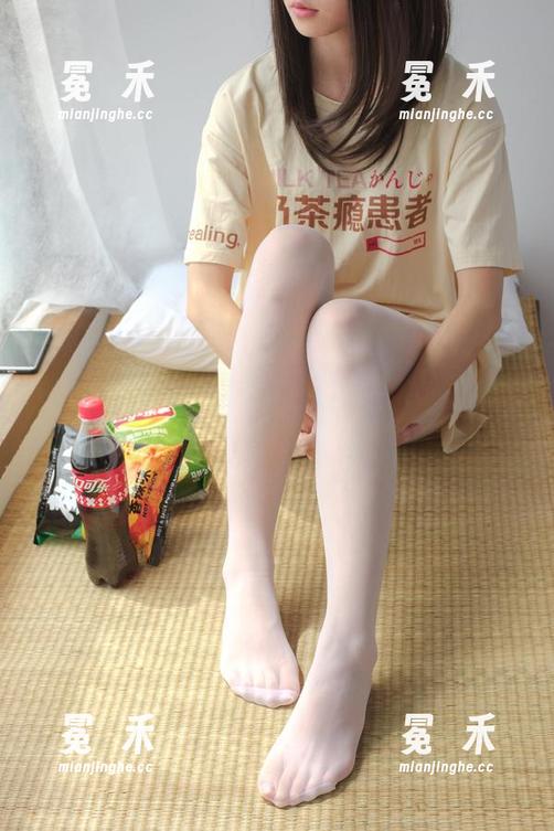 森萝财团 - 美图警告！卉子皮衣写真，想看她如何把外套穿出时尚和小惊喜！
