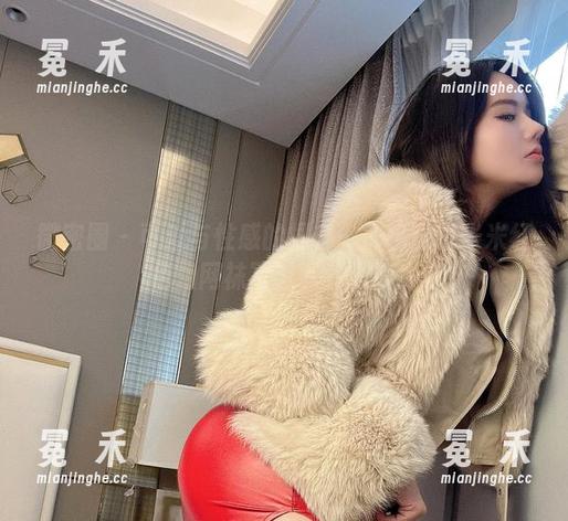微密圈 - 可爱与性感的撞击——水蜜桃米米红色渔网袜写真下载入口！