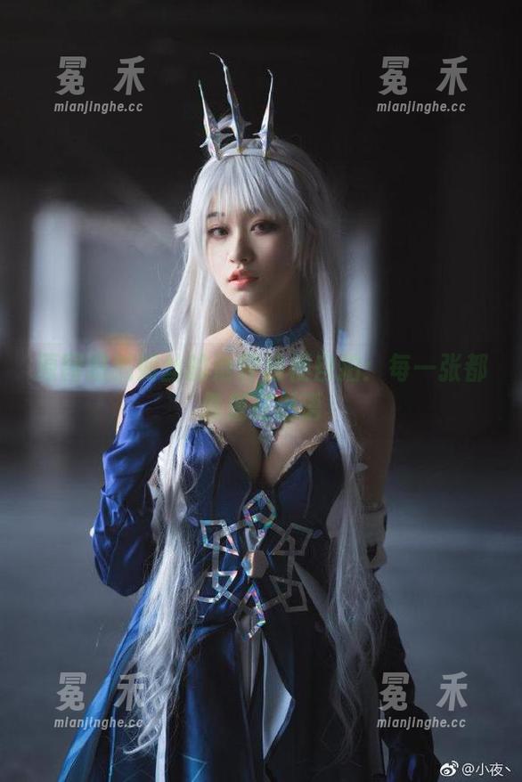 原图细腻如丝的沧霁桔梗自拍：每一张都像是在低语