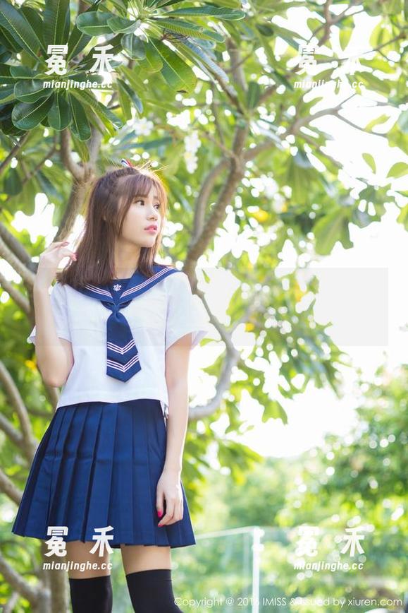 爱蜜社 - 张静雅miya的睡衣精选：居家与风情的完美结合