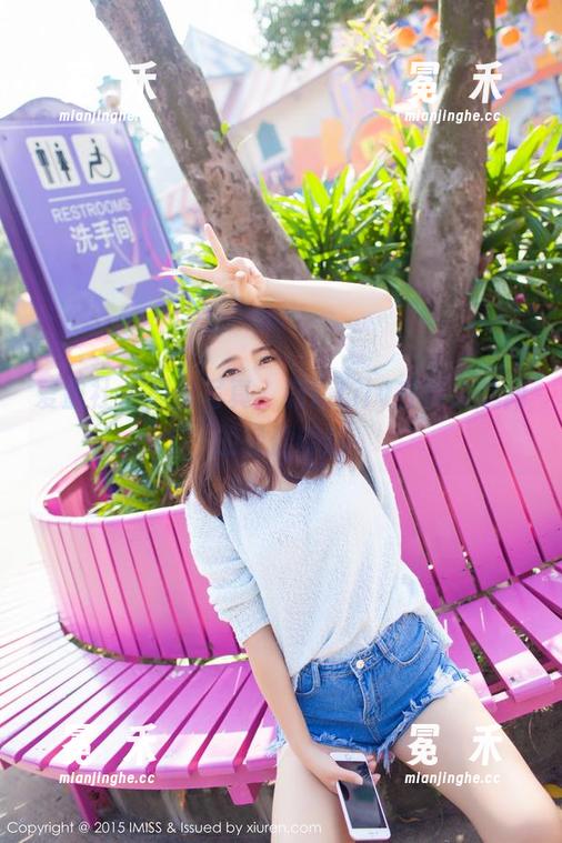 爱蜜社-莉莉Lily 爱蜜社 - 黑丝写真:莉莉Lily在袜尖之间的轻盈诱惑