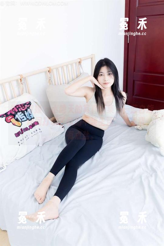 物恋传媒 - 小晴天的写真合集——蓝白旋律，瞬间打破了我的平淡生活，有点甜，有点盐。
