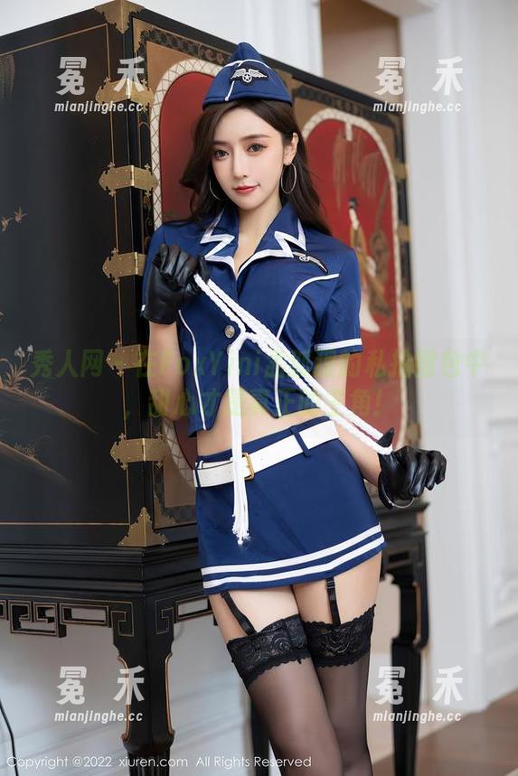 秀人网 - 在FoxYini孟狐狸的私拍图包中，甜心才是真正的主角！