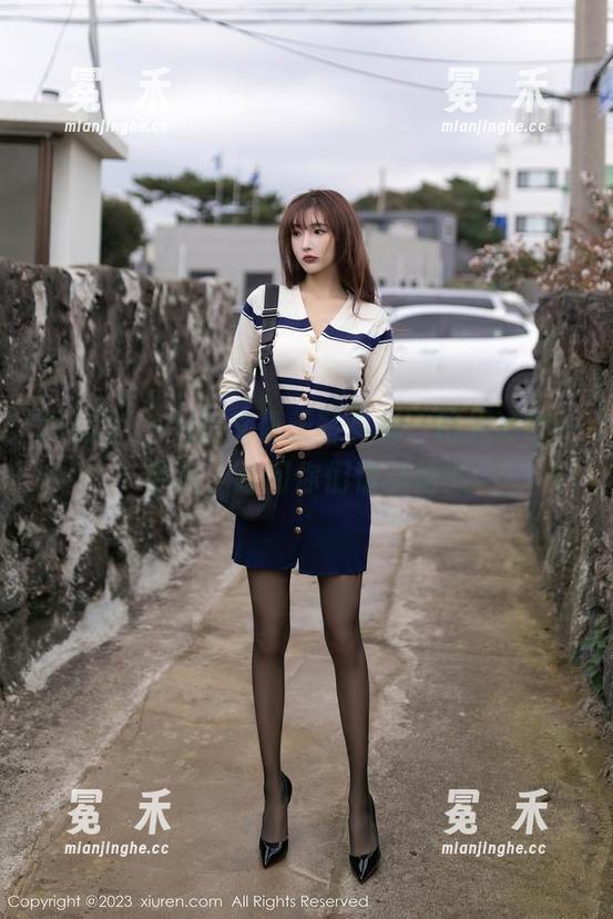 秀人网-UU阿文 秀人网 - UU阿文夏天写真集,阳光冷饮一手抓,就问你们怕不怕?