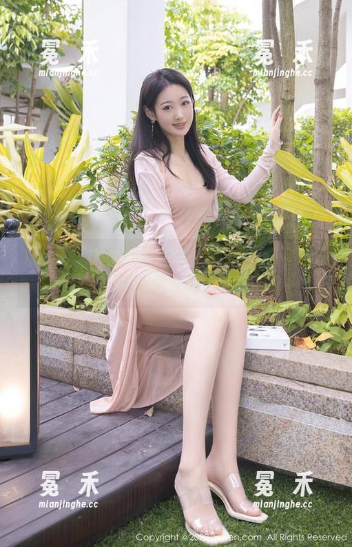 秀人网 - 当睡衣遇上七七kiko：全套风格下载，谁说水乳交融不是件趣事？