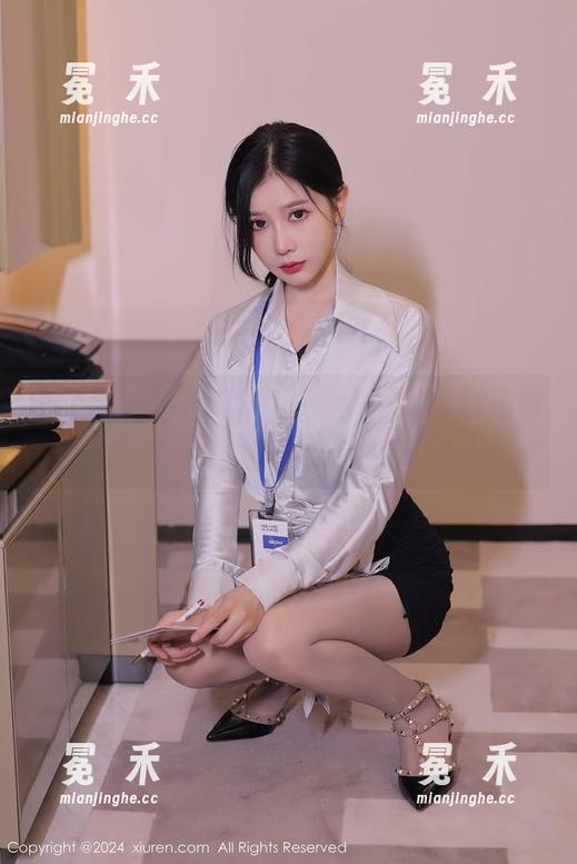 秀人网-凯竹Quinn 秀人网 - 秘书凯竹Quinn送福利:看这组图片合集,你会怀疑人生了!