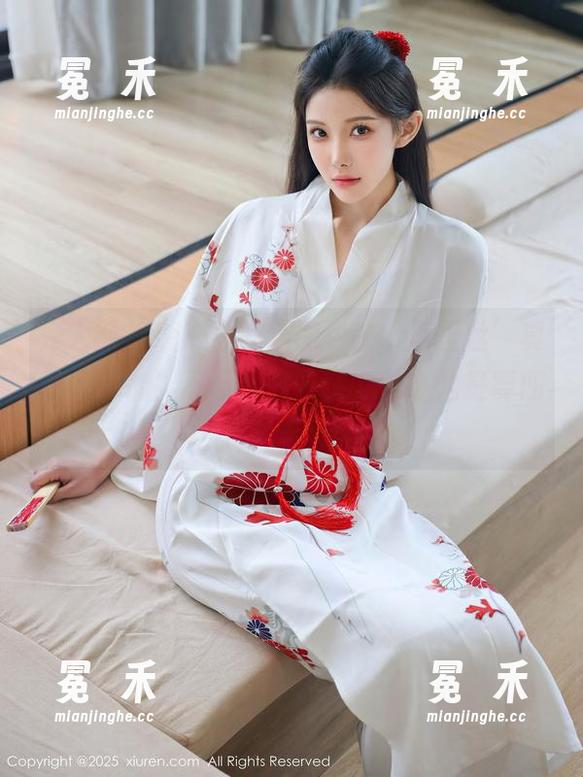 秀人网 - 唐心心的新图包，‘裤里丝’真让人好奇！忍不住想分享，等会儿是要期待什么呢？