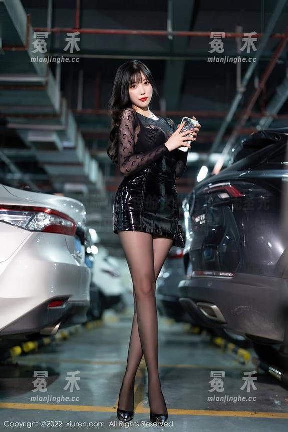 秀人网 - 体验小逗逗的女仆范儿：无圣光，原图中扑朔迷离的美感！