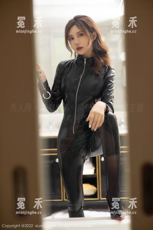秀人网 - 私拍解锁：糯美子内衣吊带主题，资源多到让你眼花