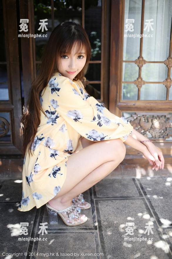 美媛馆-蓝夏Akasha 美媛馆 - 在线探险:看看蓝夏Akasha这身泳衣,她似乎在和阳光打招呼,图片超治愈!