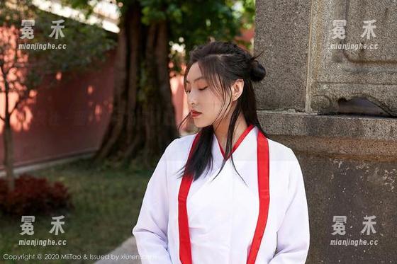 蜜桃社 - 翻开初月的高清油亮合集，发现了什么叫‘自然光泽感’