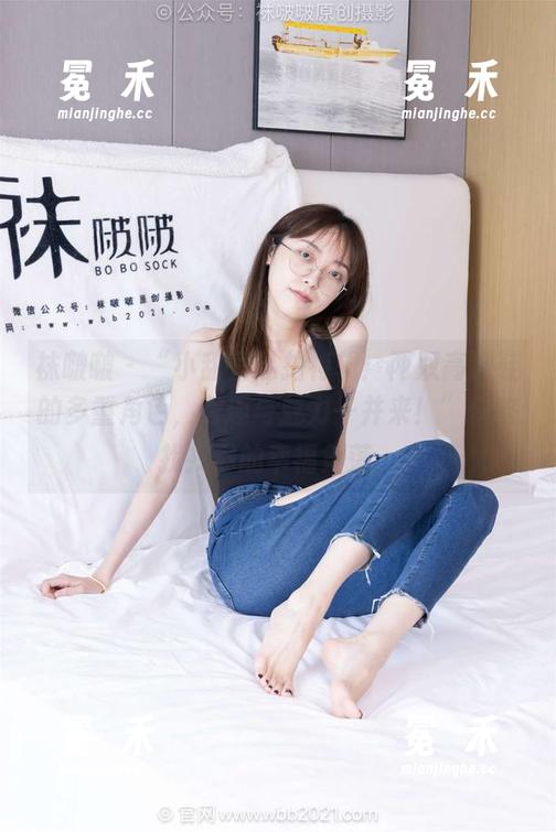 袜啵啵 - “小甜豆私拍特辑：两双高跟鞋的多重角色，有趣与魅力一并来！”快来找找你的幸福角落。