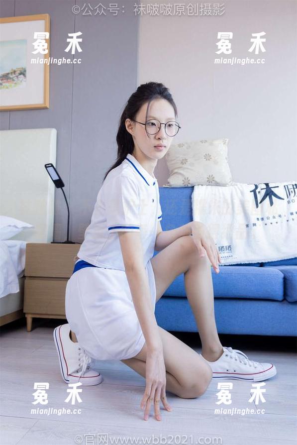 袜啵啵 - 不止是护士，还是糯米的美图私房墙，壁纸上的每一角都值得细品。