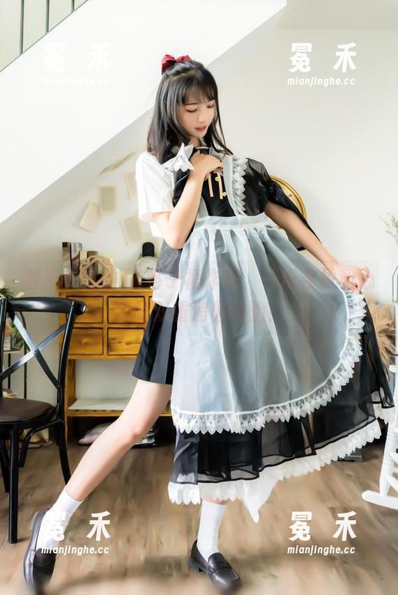 西瓜少女 西瓜少女的JK格子裙作品,一场视觉和心灵的双重消暑体验!