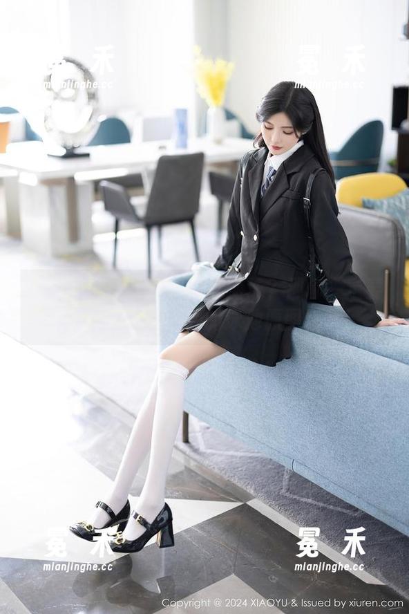 语画界-杨晨晨Yome 语画界 - 想跟阳光一起游泳?那你一定要看看杨晨晨Yome的泳池原图合集!
