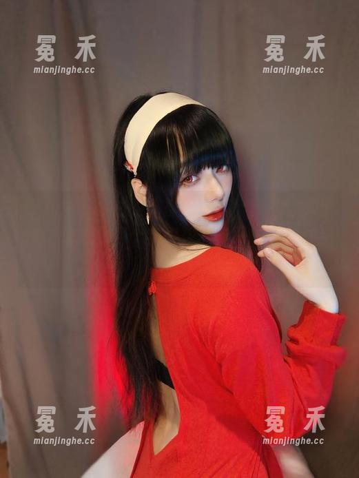 阿九从不咕咕的体操服写真，真的让人觉得“体操”两个字好像有点……别样的感觉？