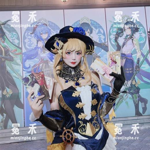 谁说冬天不能美？雪猫的套装美图，整个壁纸界成为了她的背景！